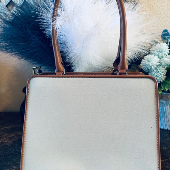 Rare Calvin Klein Margot Tote Large New without tags - Picture 3 of 13